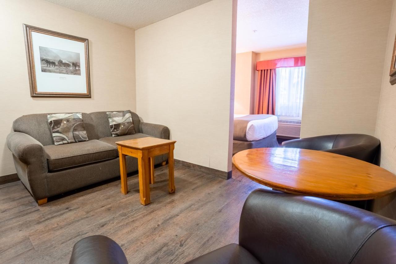 Canmore Inn & Suites Extérieur photo