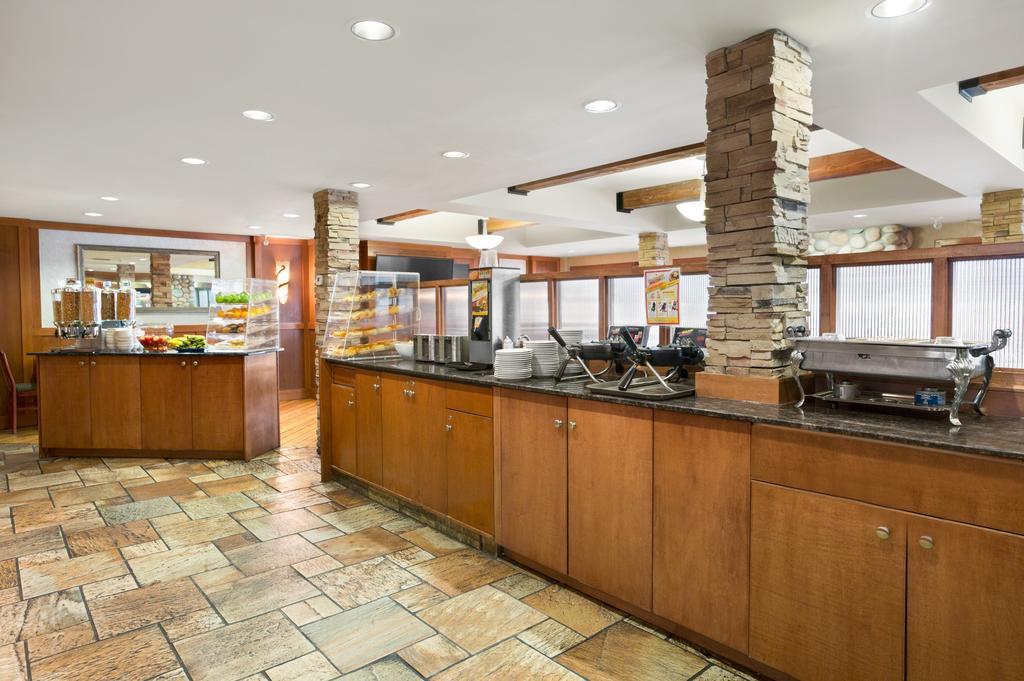 Canmore Inn & Suites Extérieur photo