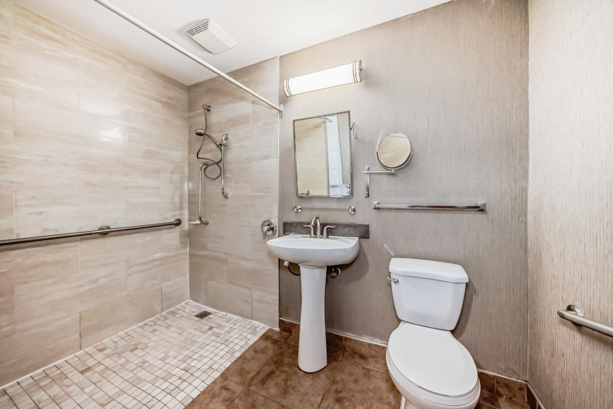 Canmore Inn & Suites Extérieur photo