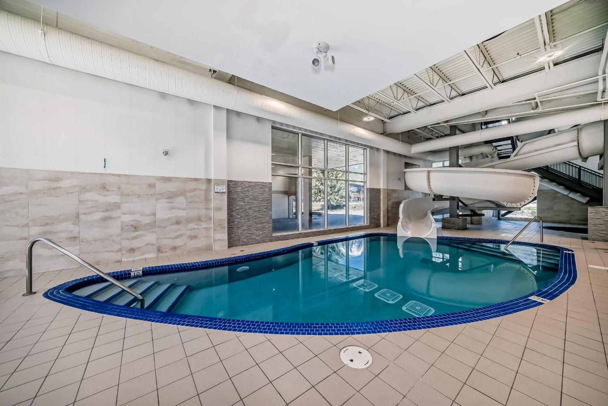 Canmore Inn & Suites Extérieur photo