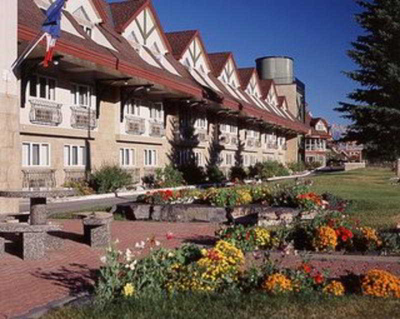Canmore Inn & Suites Extérieur photo