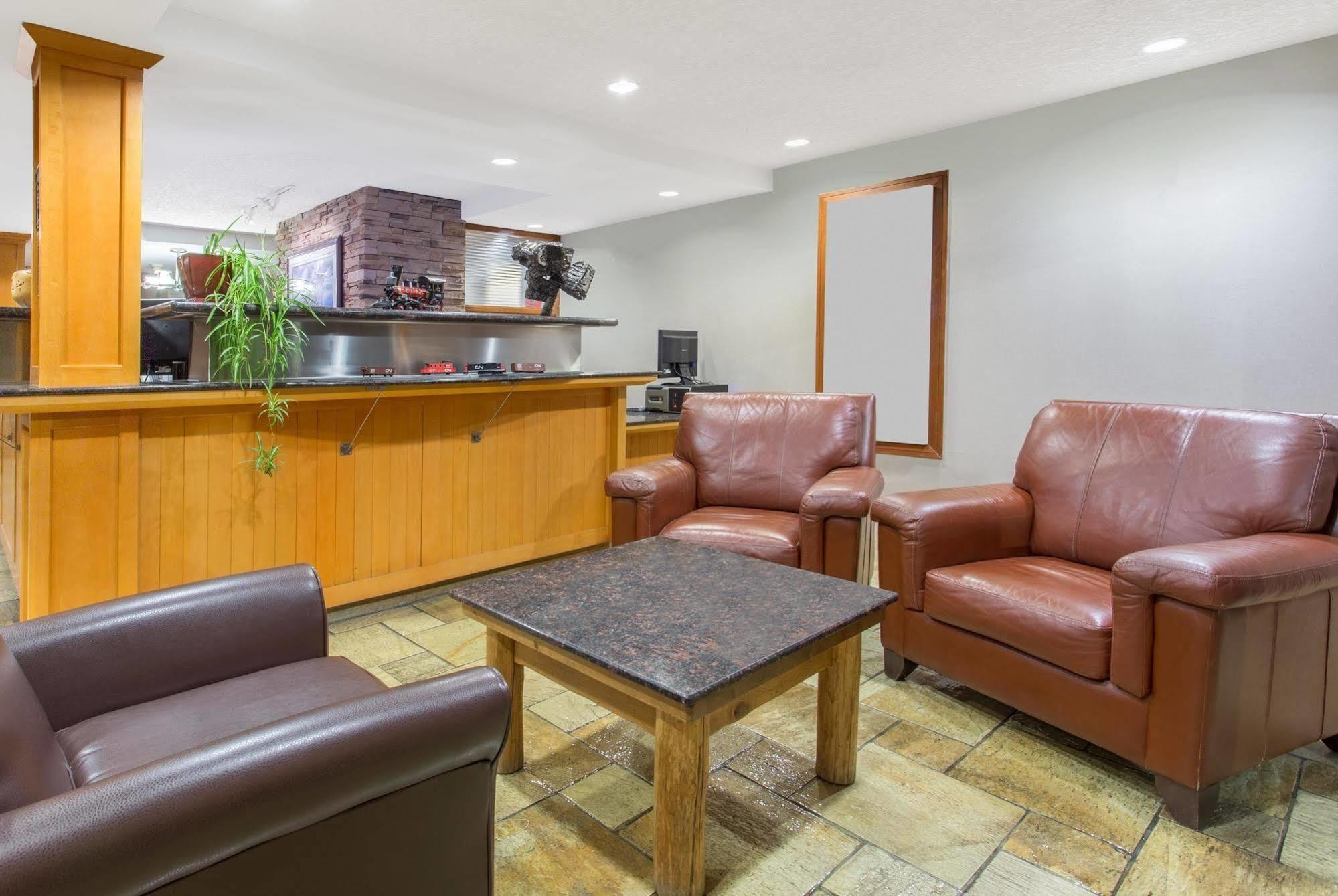 Canmore Inn & Suites Extérieur photo