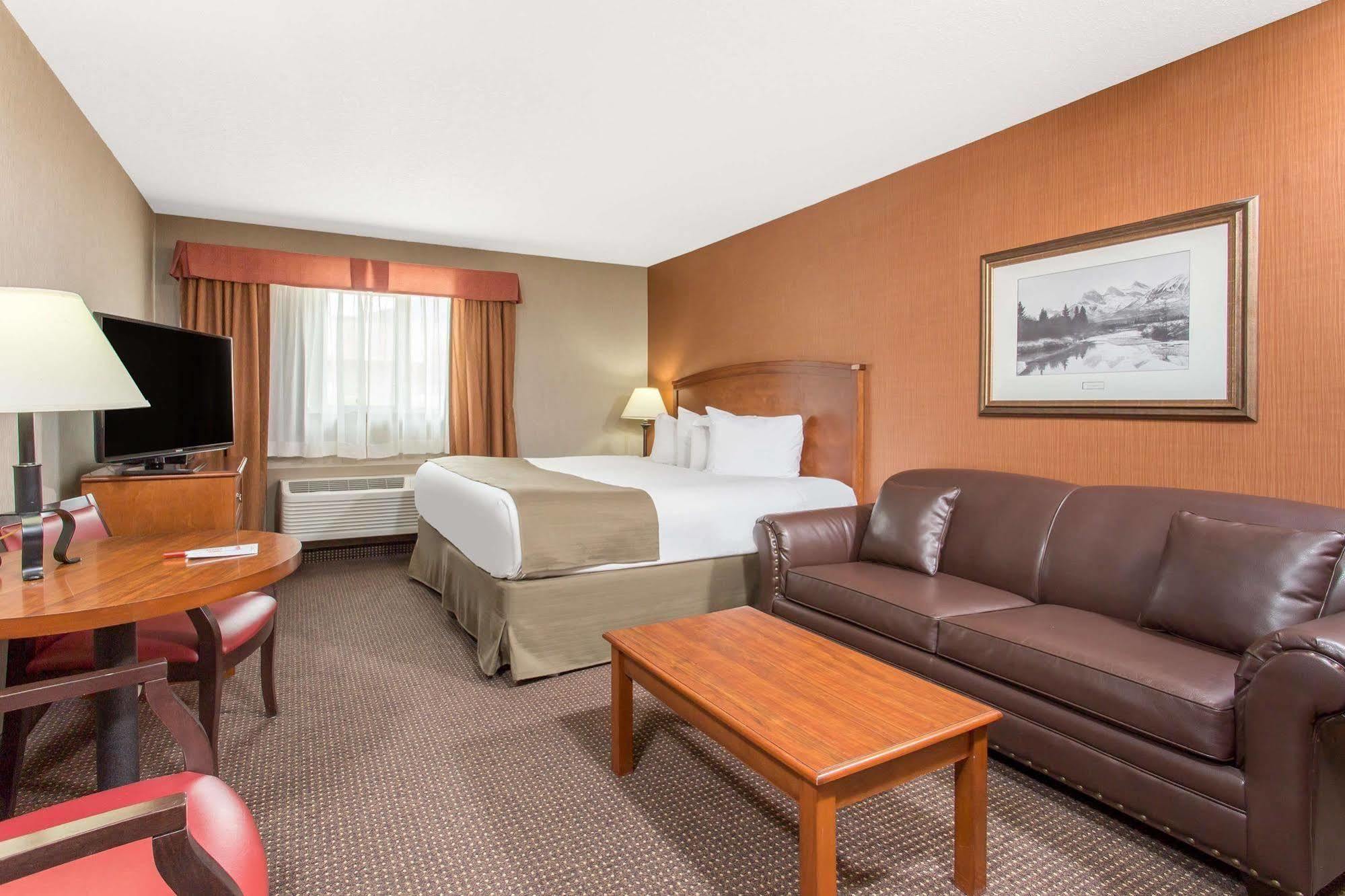 Canmore Inn & Suites Extérieur photo