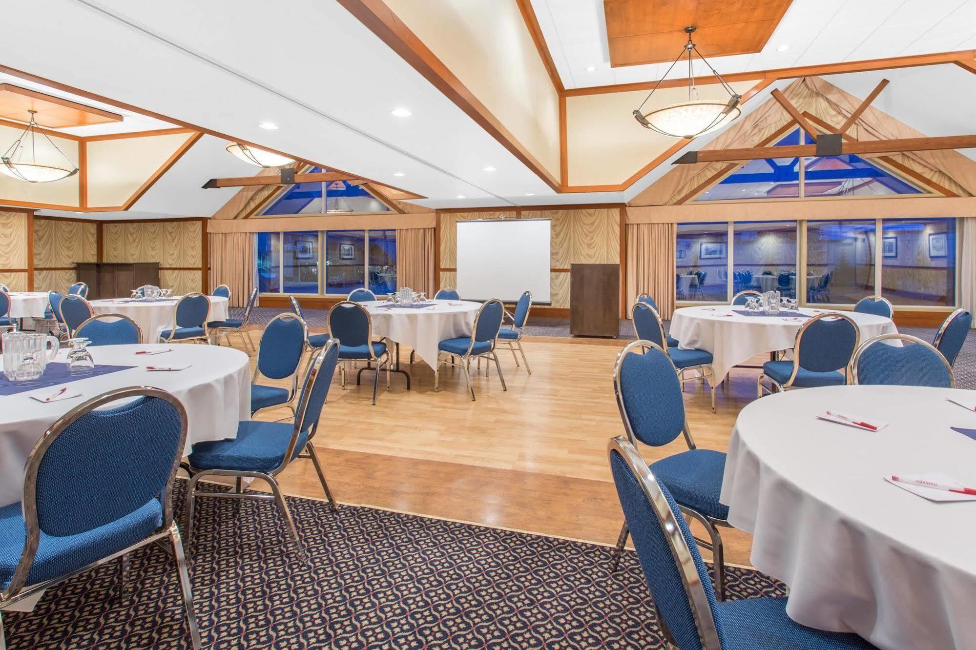Canmore Inn & Suites Extérieur photo
